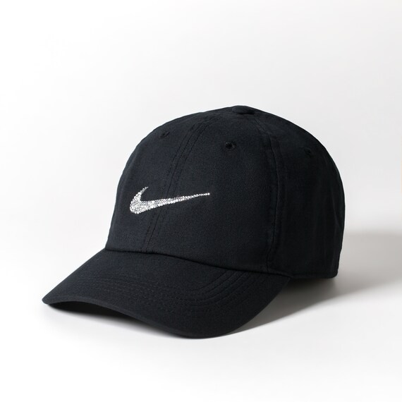 black nike baseball cap women's