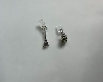 Witch/ Broom/ Cauldron Kindle, USB-C/ Mirco USB/Iphone/Ipad plug charm