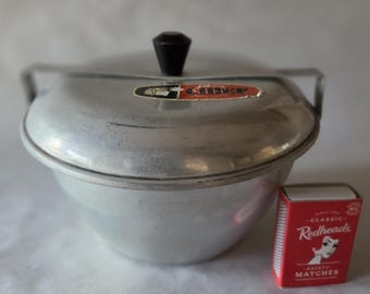 Vintage Chief Pudding Steamer Bakelite knob 1940 1950S 9cm x 17cm diameter Kitchen Decor Original label
