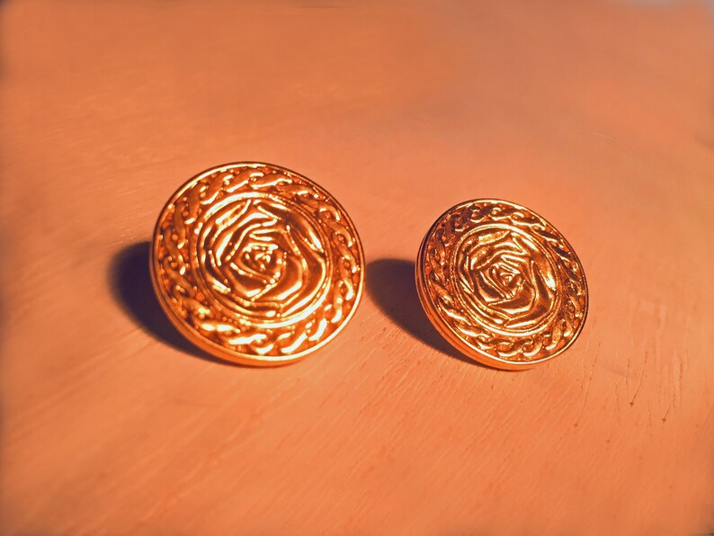 Vintage Polished Gold Tone Button Pierced Earrings 7//8/"