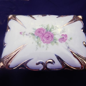 Vintage Japanese Hand Painted Rose Jewelry Box from Occupied Japan for Keepsake Storage