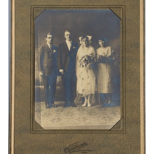 Foto de boda victoriana vintage, retrato de gabinete antiguo, fotografía en blanco y negro