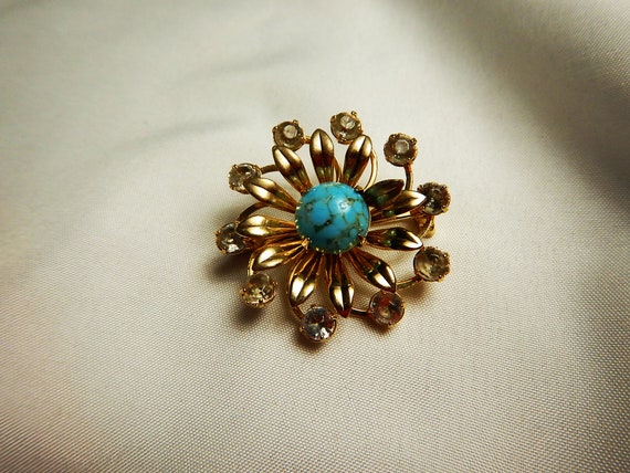 Turquoise Starburst Brooch Bordered with Crystals… - image 3
