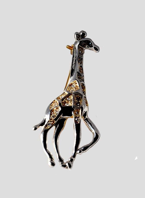 Giraffe Pin Brooch    Plated Gold Giraffe Jewelry 