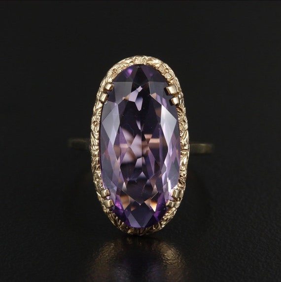 Victorian Amethyst 9K Gold Ring with Floral Detail