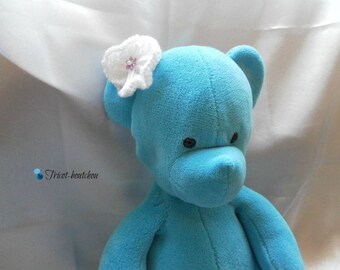 Handmade knitted white flower hair clip
