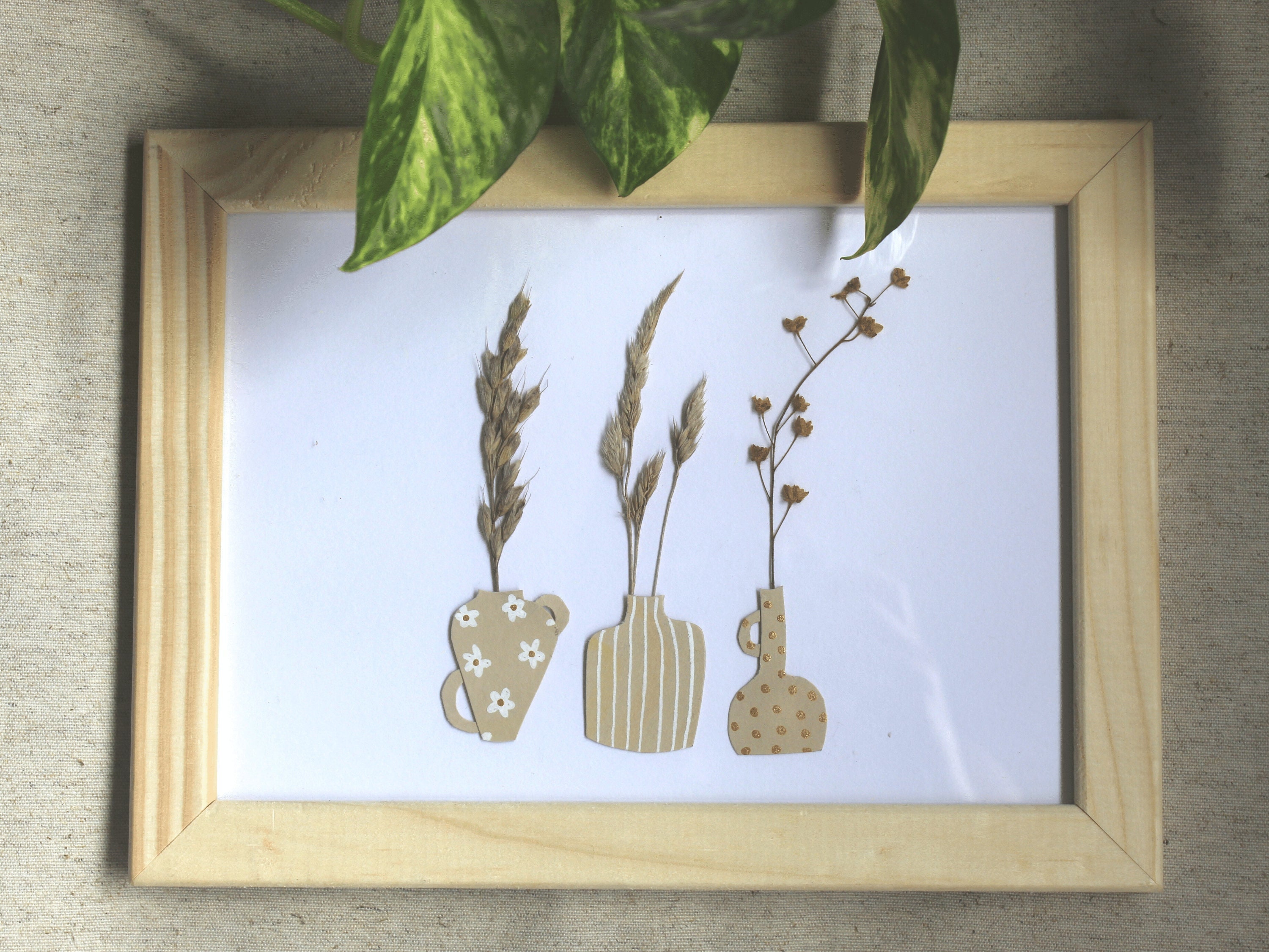 Illustration Les Vases Curieux de Fleurs Séchées