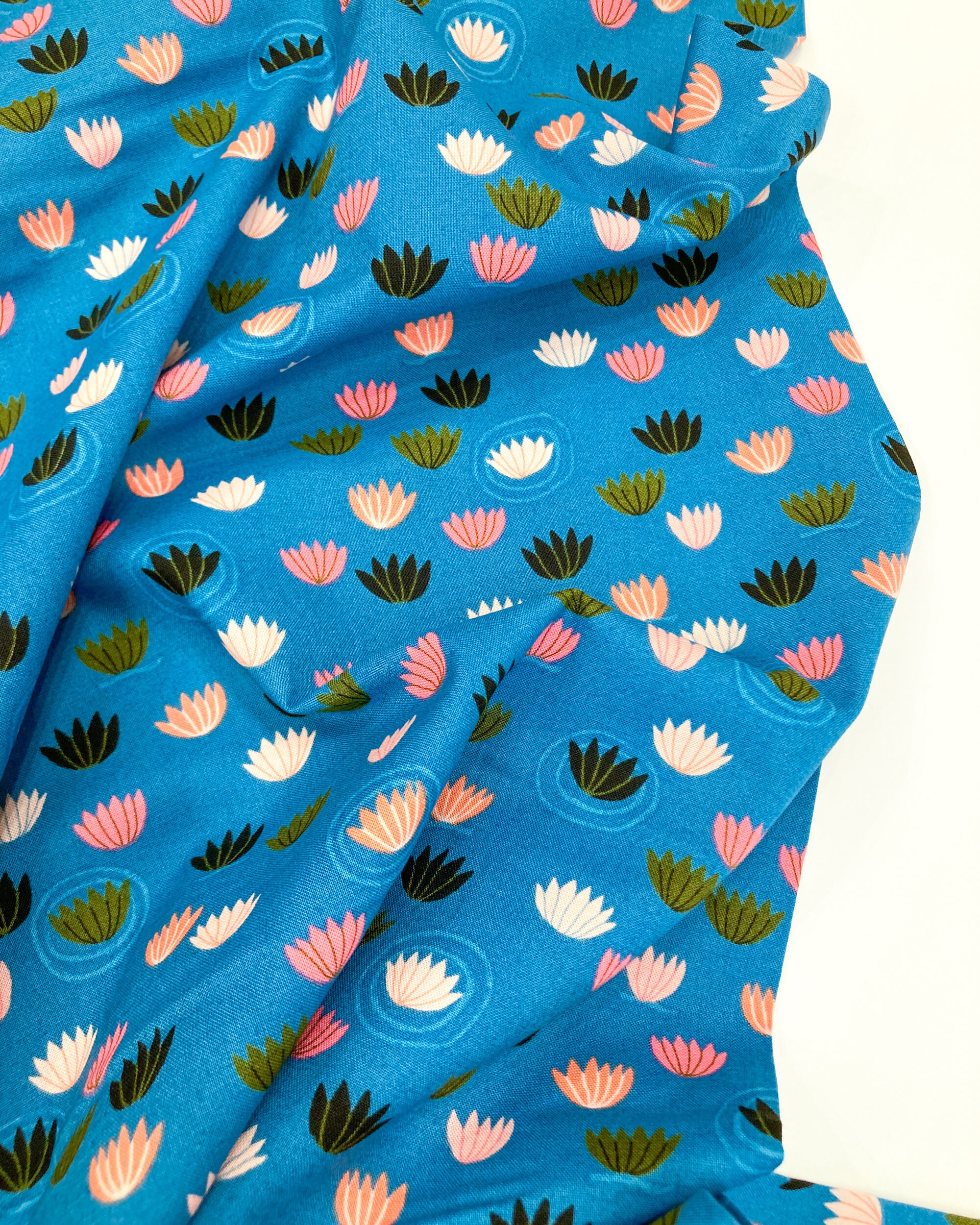 Floating Flora - Spring Riviere - Kate Merritt - Cloud 9 Fabrics - Poplin Floating Flora - Spring Riviere - Kate Merritt - Cloud 9 Fabrics - Poplin