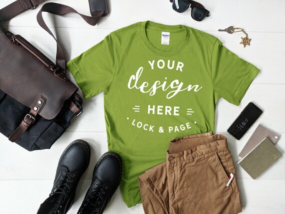 Men's Kiwi Gildan 64000 T-shirt Mockup 
