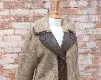 Chaqueta vintage de piel de oveja de los años 70 con ribete en contraste, estilo osito de peluche, de lana de oveja Mouton de 40 pulgadas.