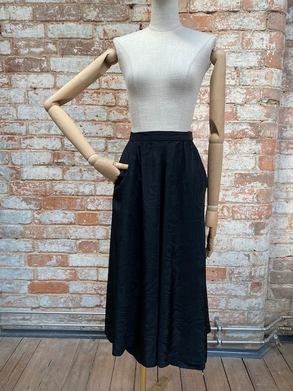 Vintage Moire Taffeta Skirt with Pockets Black.  X
