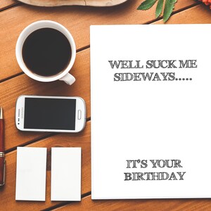 Joyeux anniversaire bien Me sucer sur le côté | Me sucer | Carte de rude | Carte drôle | Carte d’anniversaire rude | Carte d’anniversaire drôle | Anniversaire | Insulte | Insulte