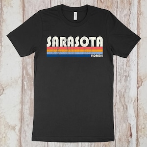 ¡En oferta ahora! Camiseta de Sarasota, Florida, camiseta de Sarasota FL, camiseta retro unisex, camiseta estilo años 70 y 80