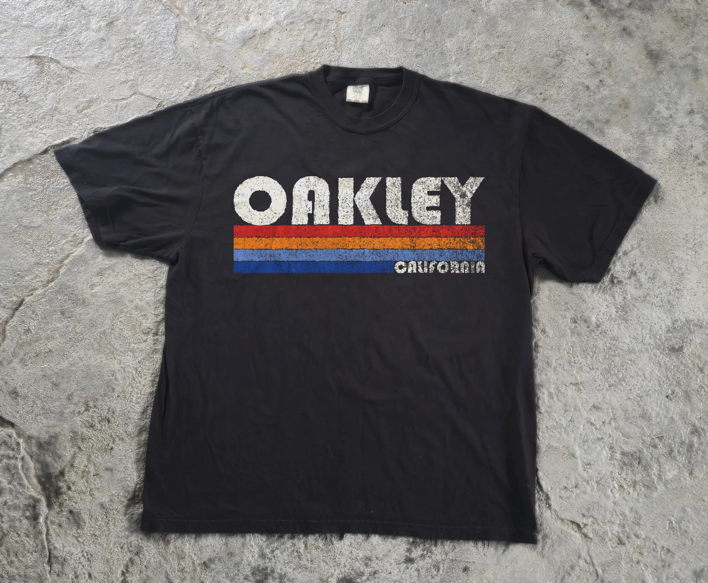 Vintage Oakley Tee - Etsy