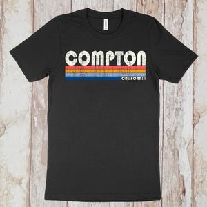 En vente maintenant ! Tshirt Compton California, chemise Compton CA, tshirt unisexe rétro vintage des années 70, 80, t-shirt Style