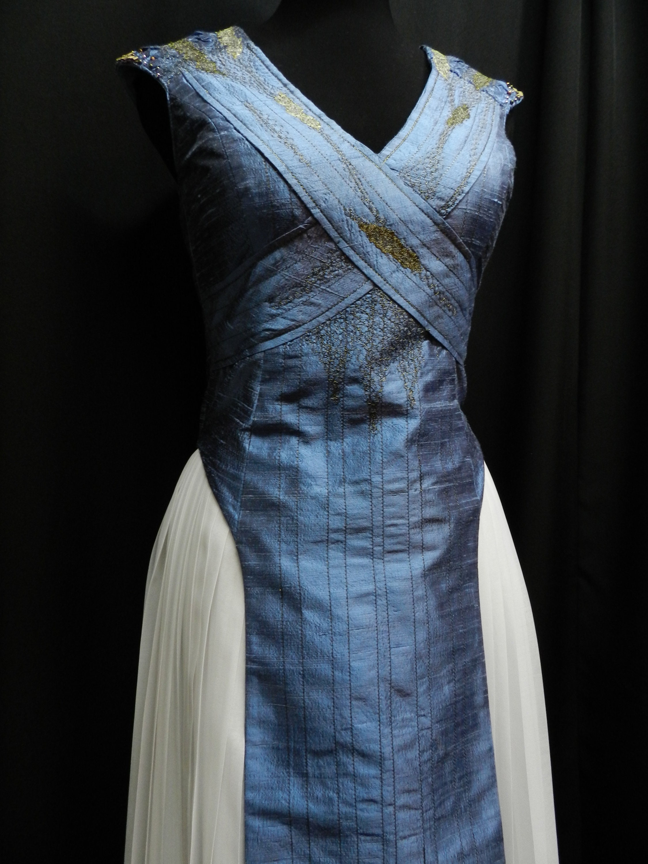 daenerys blue dress back Made to Measure! Inspired by Daenerys Targaryen's Blue Dress / White Pleated Skirt Season 4 / Dragon Scale Embroidery, Silk