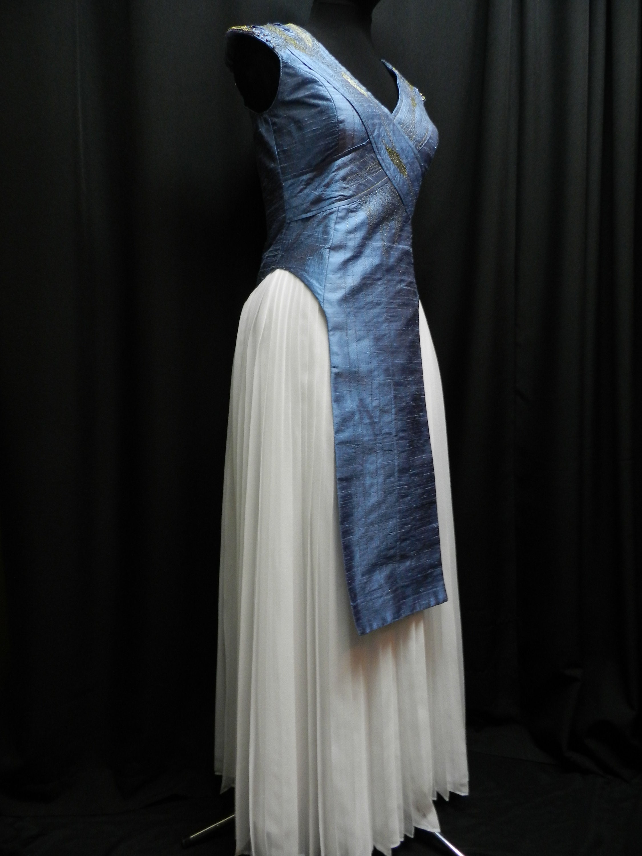 daenerys blue dress Custom Made To your size! Inspired by Daenerys Targaryen Blue dress / –  Mariecosplayshop