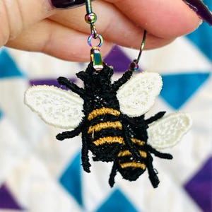 FSL Bee Earrings (optional use with Mylar in wings) - Freestanding Lace - In the Hoop Embroidery Project - Digital Download