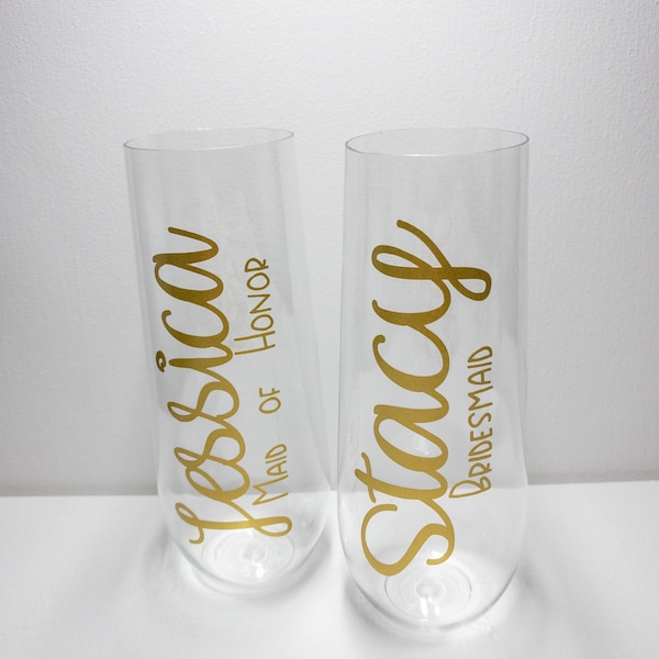 Customized Champagne Flute Plastic, Bridal party gift champagne, personalized flute, vinyl custom name champagne flute, bridesmaid flute