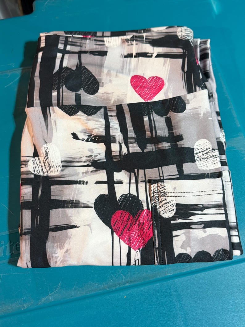 Abstract Heart Print Leggings with Pockets, Butter-Soft Yoga Pants, Everyday Outfit image 3