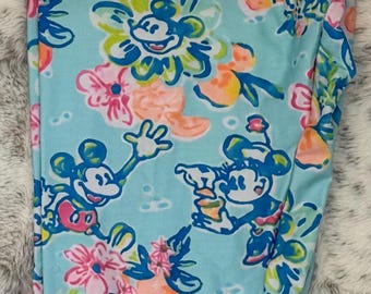 Floral Mouse Criss Cross Capri Leggings with Pockets Summer Out fit