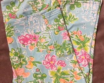 Floral Mouse Criss Cross Capri Leggings with Pockets