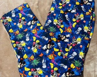 Mickey and Minnie Vacation Capri Leggings with Pockets