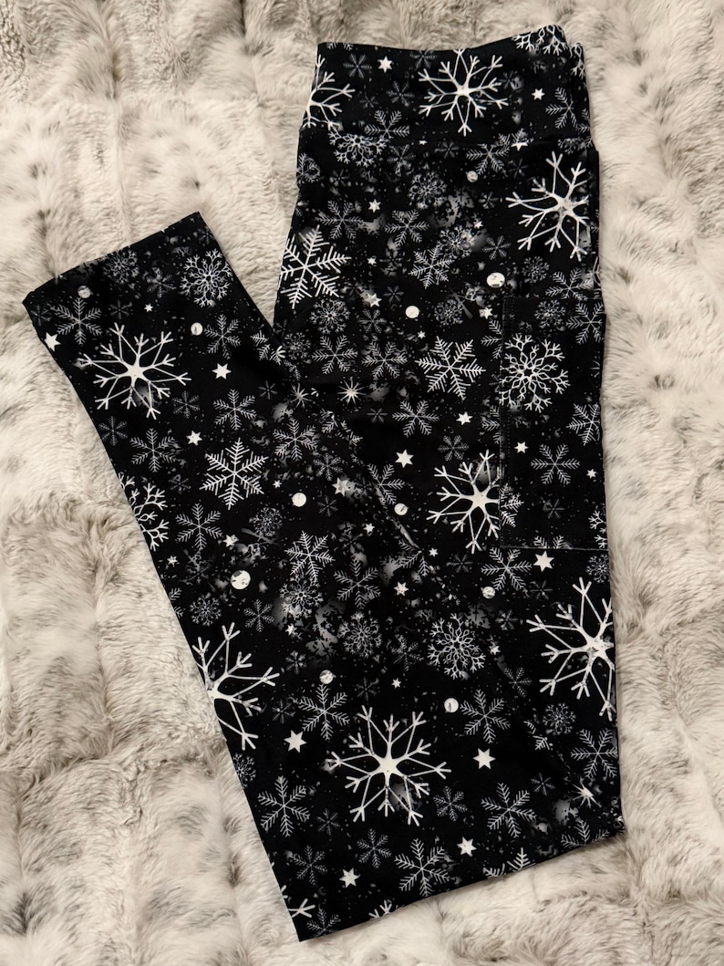 Black Snowflakes Full Length Leggings With Pockets