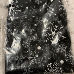 Black Snowflakes Full Length Leggings With Pockets