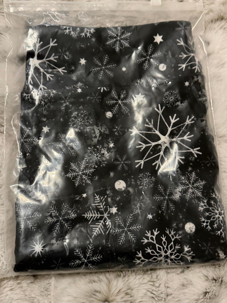 Black Snowflakes Full Length Leggings With Pockets