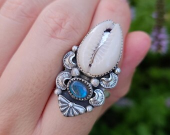 US SIZE 6.5 Cowrie Shell w/ Labradorite Ring