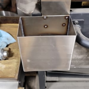 Blackston Griddle front drain grease cup