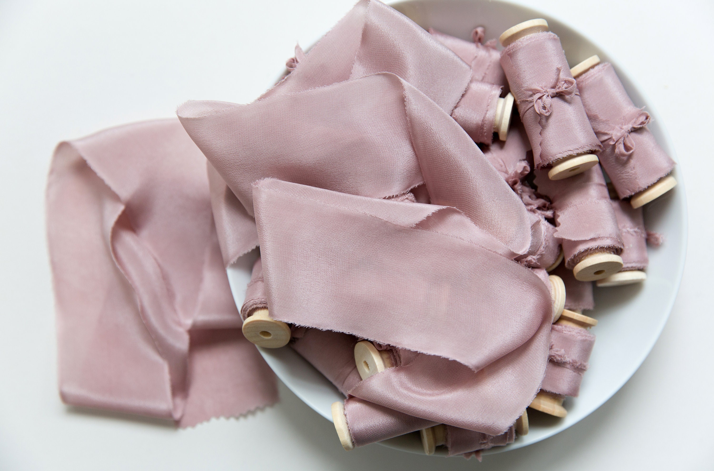 Ruban de soie, fard à joues poussiéreux Ruban de soie teint à la main, rubans de soie, rubans de soie teints à la main, ruban de soie 100 % pure, ruba