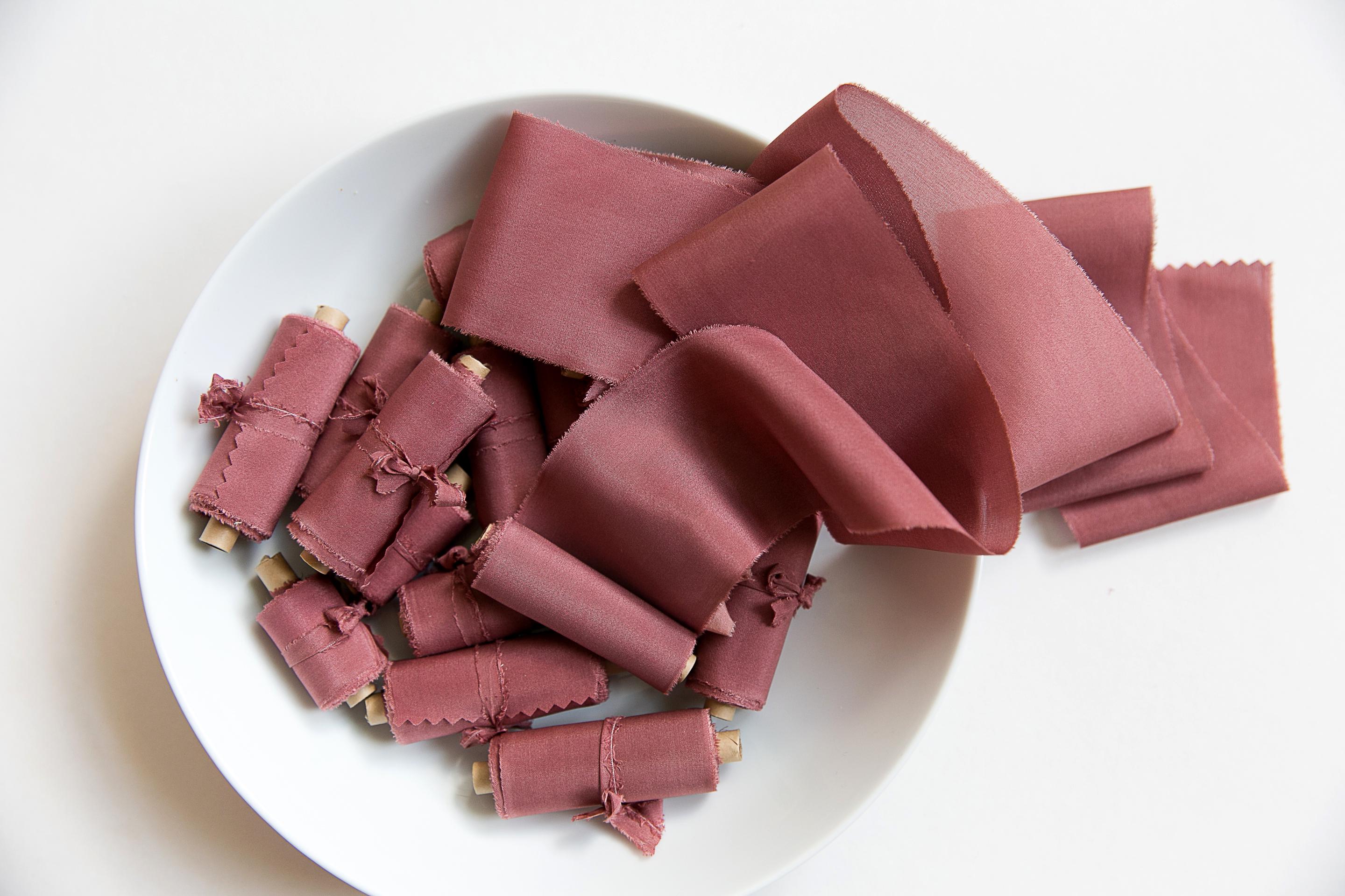 Ruban de soie, Ruban de soie teint à la main rose séduction, Rubans de soie, Rubans de soie teints à la main, Ruban de soie 100 % pure, ruban de maria