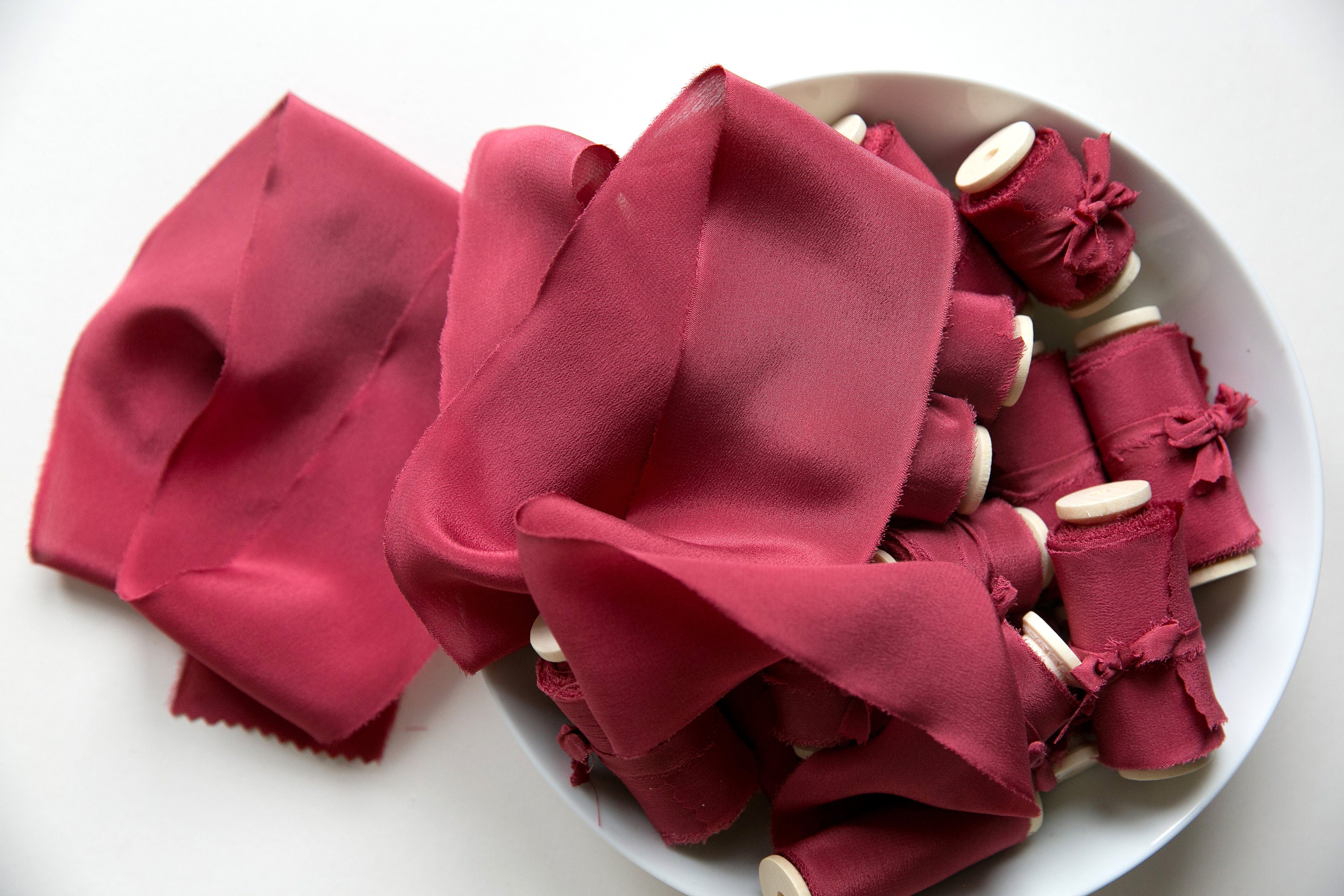 Ruban de soie, ruban de soie teint à la main rouge cramoisi, rubans de soie, rubans de soie teints à la main, ruban de soie 100 % pure, ruban de bouqu