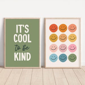 Niedliches Print-Set, Kinderwanddekor, Cool to Be Kind-Zitat, Positives Spielzimmer, Regenbogen-lächelndes Gesicht, trendiges Retro-Poster, grünes Jungenzimmer