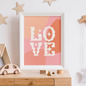 Groovy Kinder Poster, Retro Pink LOVE Druck, Kleinkind Spielzimmer Kunst, Boho Modernes Kinderzimmer Dekor, fette gewellte Schrift, große Funky Buchstaben