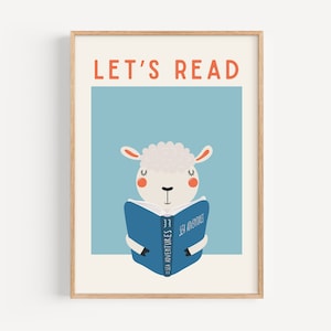 Kinder lesen Poster, niedlicher Spielzimmer-Druck, pädagogisch wertvolle Wandkunst, blaue Kinderzimmerdekoration, wunderliche Lamm-Illustration