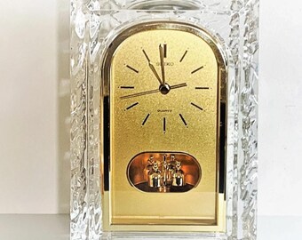 SEIKO VINTAGE Lead crystal spinning pendulum Mantle Clock golden dial