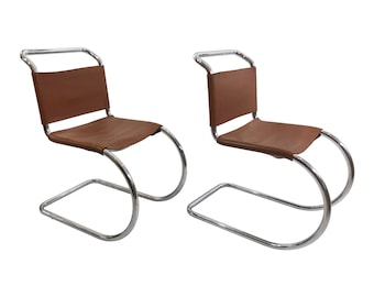 2 x Mies van der Rohe MR10 matstolar, 1960-tal, midcentury, kromat läder, vintage