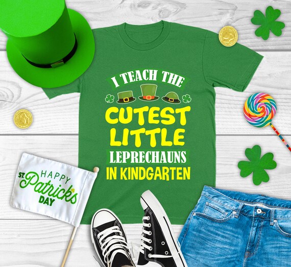 7 ate 9 Apparel Lucky Clover St Patricks Day Hoodie Pullover