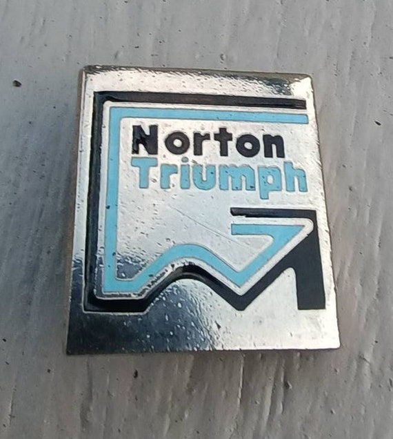 Vintage NORTON TRIUMPH Motorcycle Pin Badge. 70's… - image 1