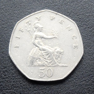 Moneda grande de cincuenta peniques (50 peniques) de 1982, Reino Unido