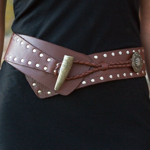 Western Belt, Womens hip belt, Southwestern Style Wide Leather Belt, Handmade Brown Leather Hip Belt for Cowgirls, Western Style Boho Belt
