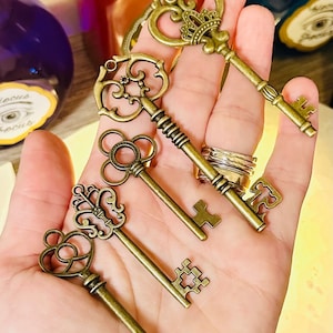 Witch’s Large Vintage Skeleton Keys, Skeleton Keys, Vintage Keys, Witch’s Keys, Wiccan Keys, Wicca Keys, Witchy Skeleton Keys, Witch Keys