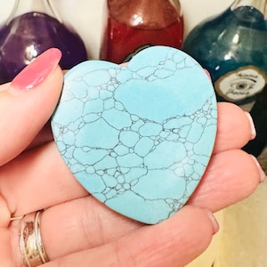 Green Howlite Turquoise Thumb Worry Stone, Turquoise Stone, Turquoise Heart Stone, Worry Stone, Turquoise Palm Stone, Meditation Stones
