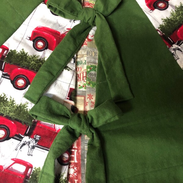 Green/Farm Truck Dog Reversible Tree Skirt