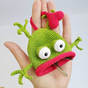Handmade cute car key case Frog key cover Crochet green key holder Funny frog keychain Key Cover Gift