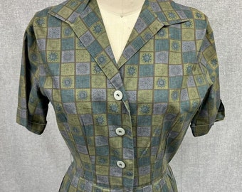 Vintage 1950s Cotton Checkered Button Down Green Novelty Print Princess Day Dress Sz S M