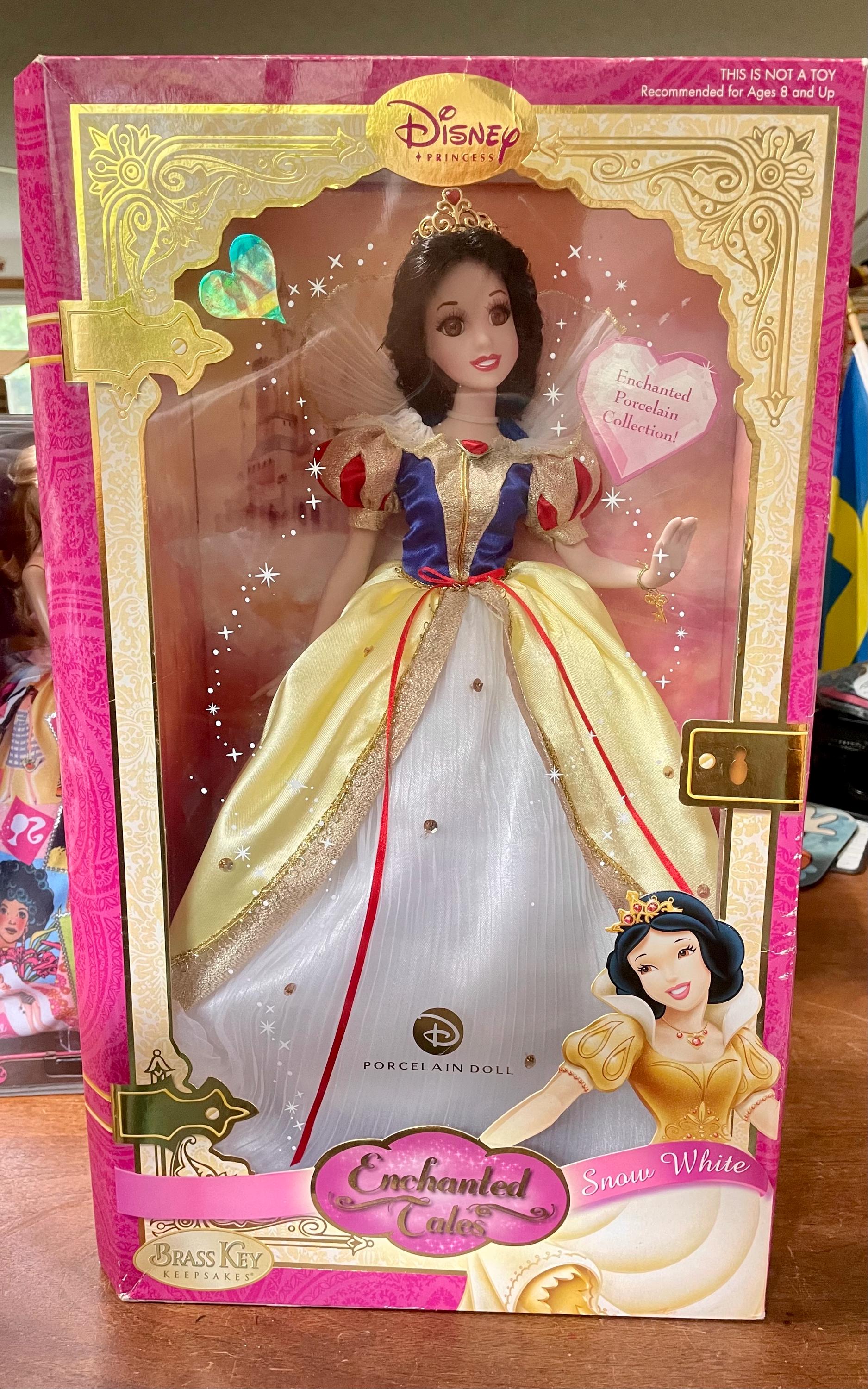 Disney Princess Enchanted Tales Snow White 2007 Brass Key 16